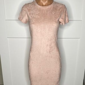 Beautiful dusty pink dress barbie style NWT